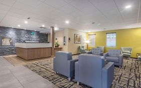 Quality Inn & Suites Windsor - Downtown